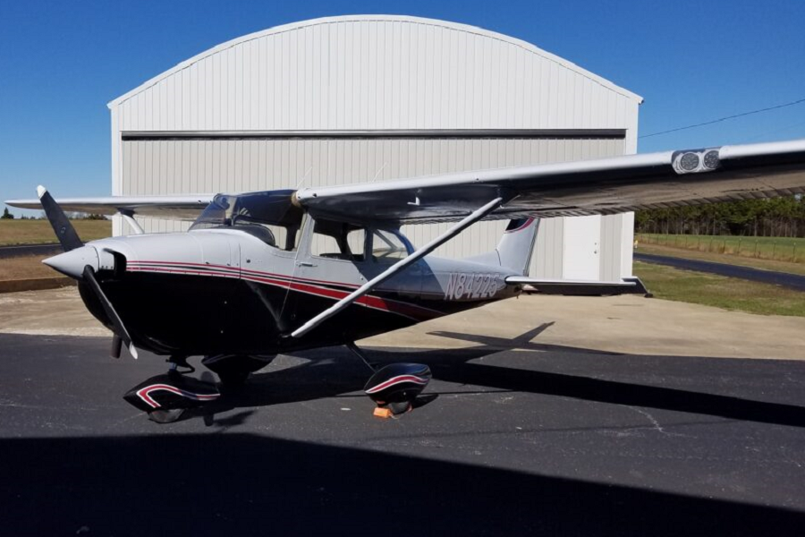primary Flight Training Dallas Cessna 172K